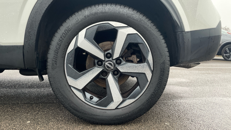 Nissan Qashqai 1.3 DiG-T MH N-Connecta 5dr Petrol Hatchback